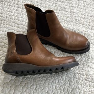 Fly London Chelsa leather boot, size 40, in Rug Camel color. Never worn, w/box